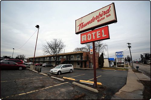 Thunderbird Motor Inn Baraboo Exterior foto